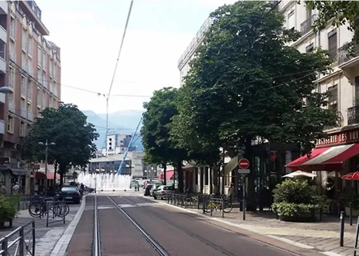 Joli 2 Pieces En Centre , Gare A 50 Metres גרנובל